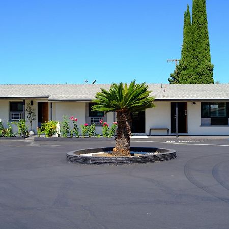 Adobe Inn Monterey Park Buitenkant foto